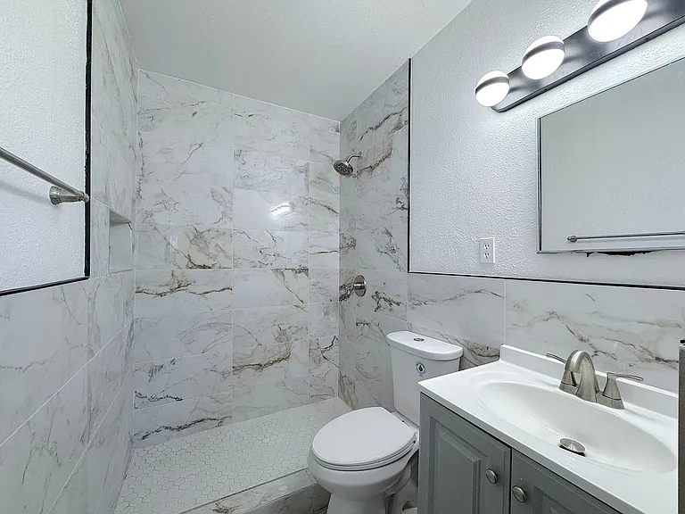 4918 Tetons Dr — Photo 15