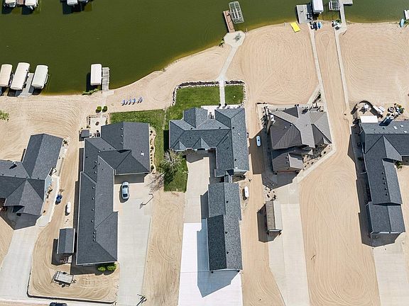 3rd image of S1197 N Lake Shore Dr