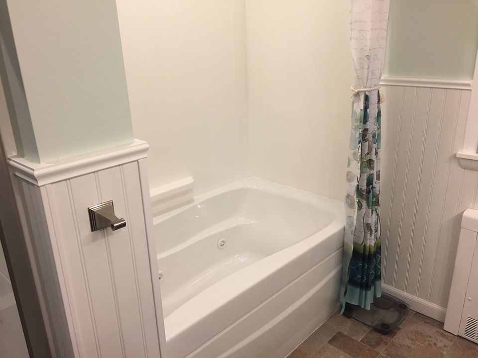 First floor bathroom 