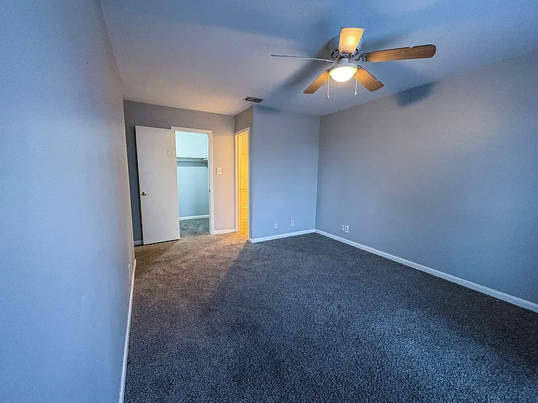 Wyndham Hill Apartments conveniently located in Southeast Tyler — Photo 35
