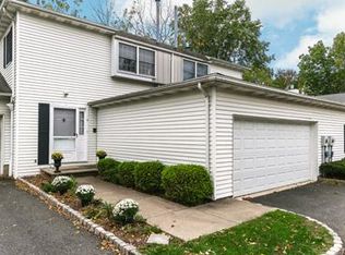 658 Ridgewood Rd STE 4, Maplewood, NJ 07040