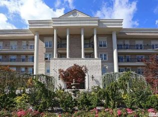 260 Central Ave, Lawrence, NY 11559