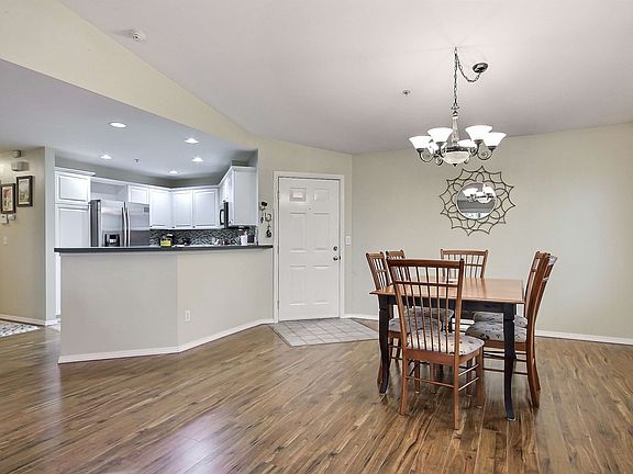 4th image of 2191 Hammond Ave #D-12