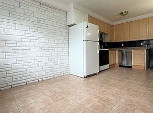 38-07 20th Rd #2F, Astoria, NY 11105