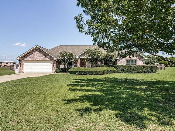 3rd image of 1915 Silver View Ln