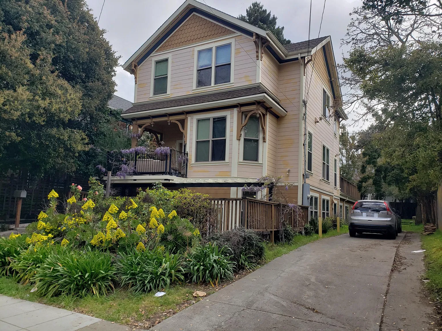 12 bed, 4049 sqft, $18,000 — Photo 2