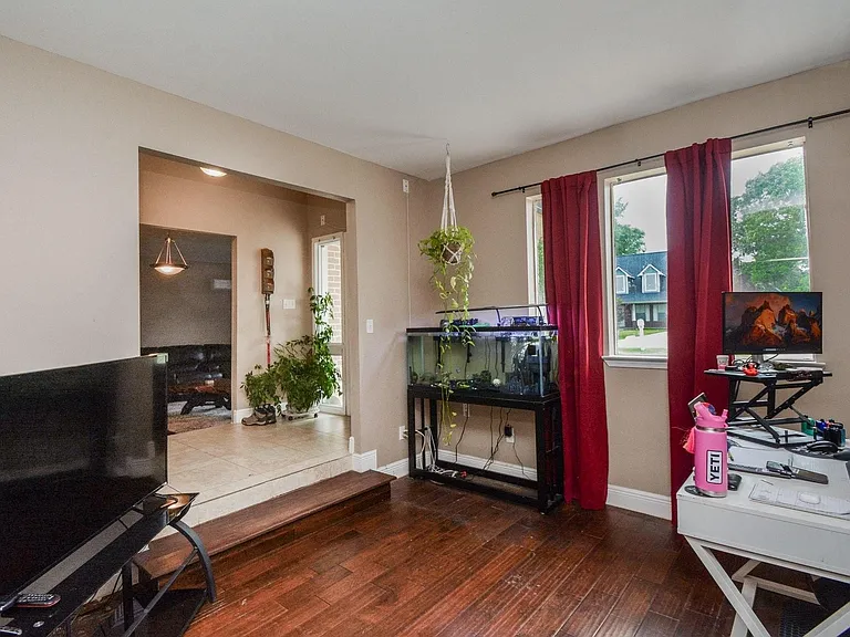 1402 Chestnut Ridge Rd — Photo 13