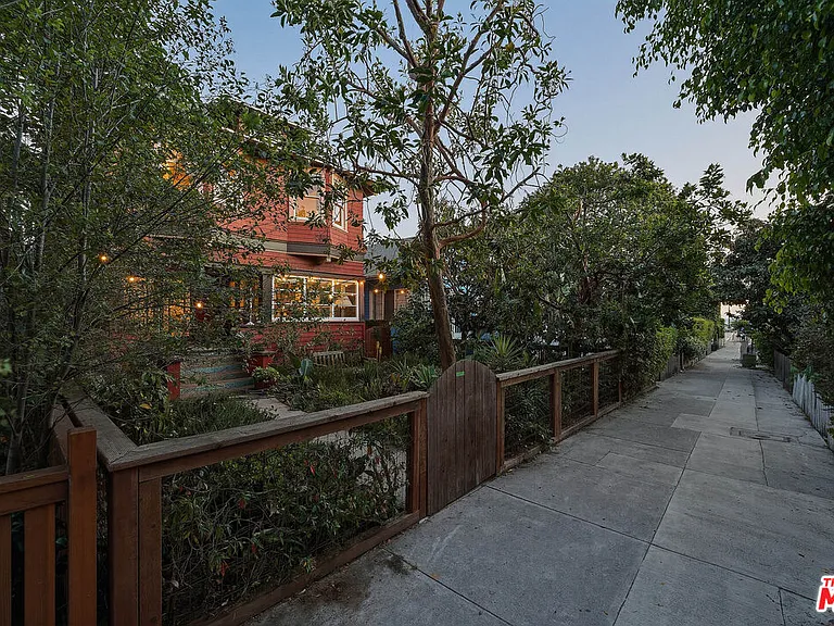 34 Park Ave — Photo 8