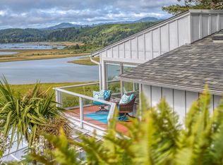 30 Bluffs Ct, Gleneden Beach, OR