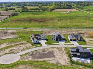 12089 NW Meadow Springs Dr, Johnston, IA 50131
