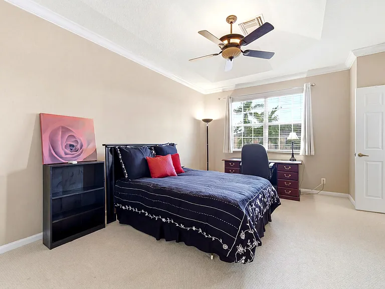 556 Marbella Cir — Photo 13