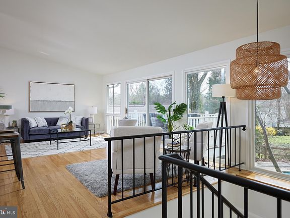 4th image of 9900 Betteker Ln