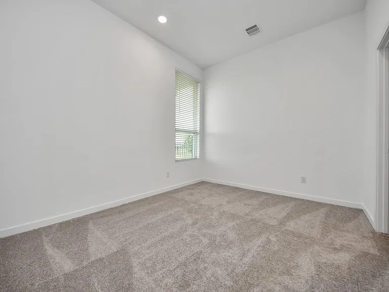27443 Sunterra Village Dr — Photo 23
