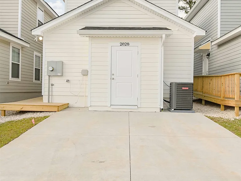 2828 Blue Blossom Trl — Photo 30