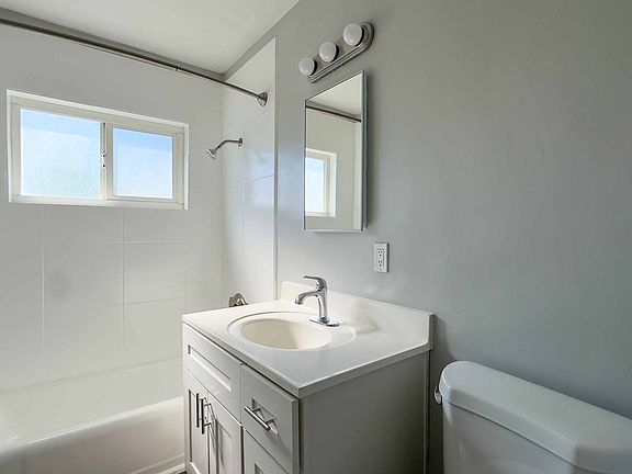 4th image of 4114-5 32nd St
