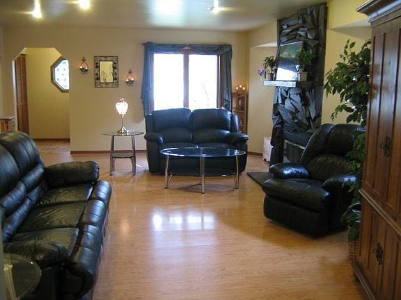 dining room to living room