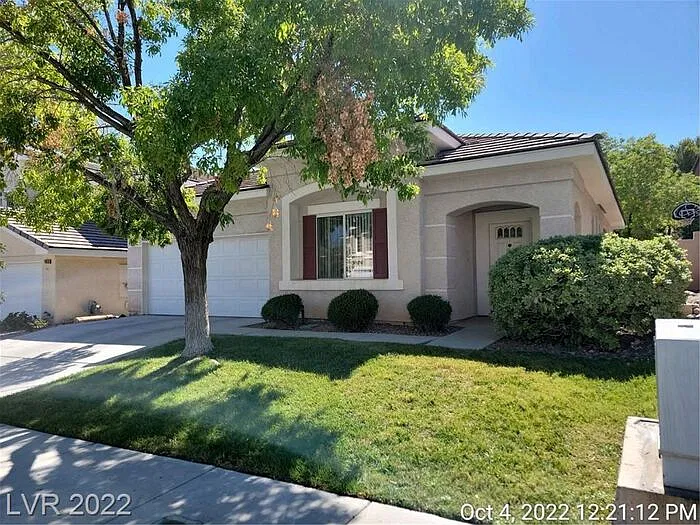 3 bed, 2.0 bath, 1378 sqft, $2,062 — Photo 2