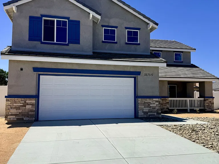 11715 Sebastian Rd — Photo 32