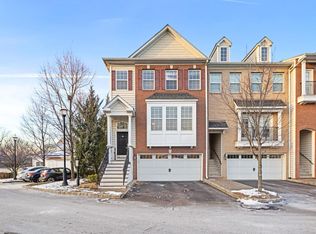 1 Creekside Ct, Secaucus, NJ 07094