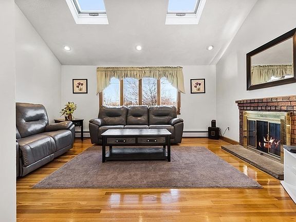 5th image of 16 Sherwood Ave