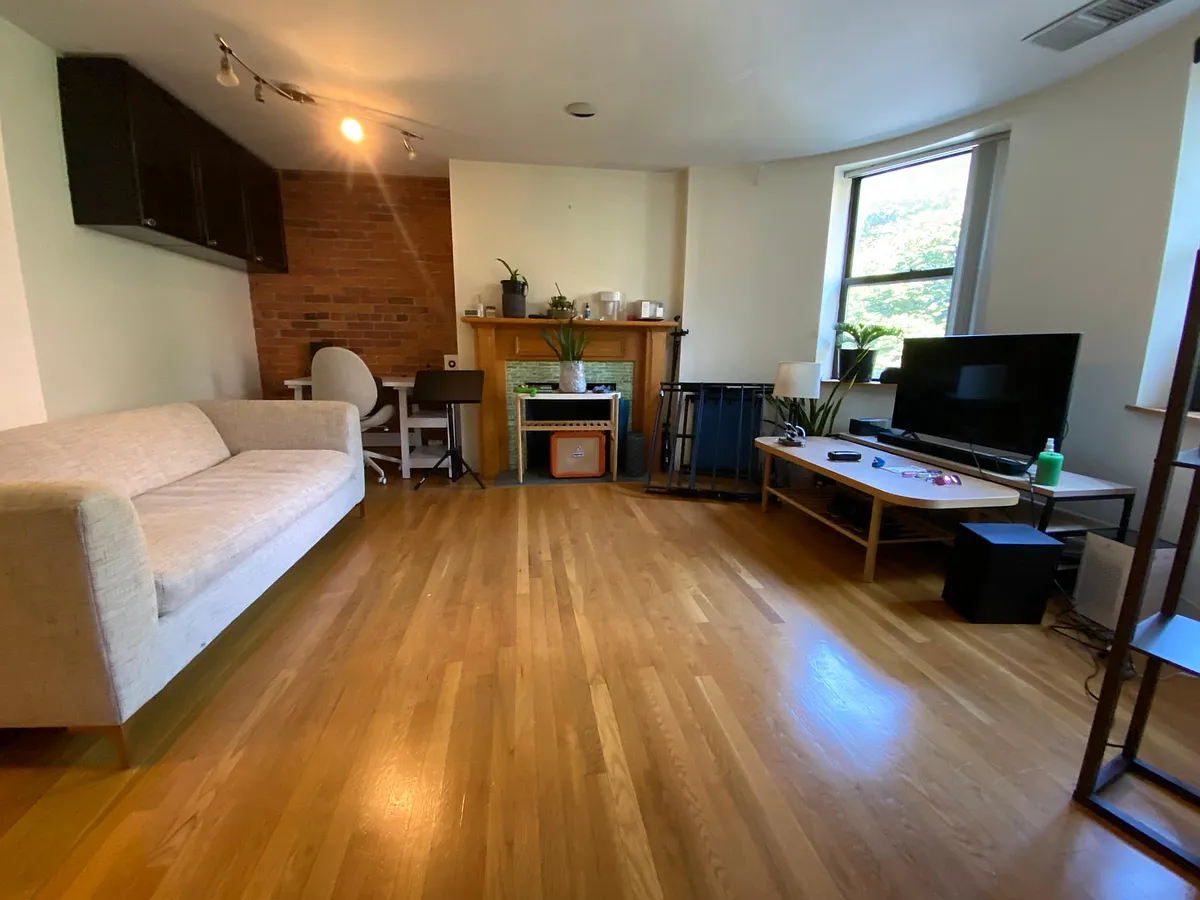 Building Photo - 84 Gainsborough St #201