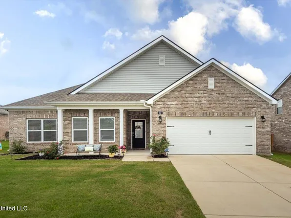 52 Twin Lakes Dr, Byhalia, MS 38611