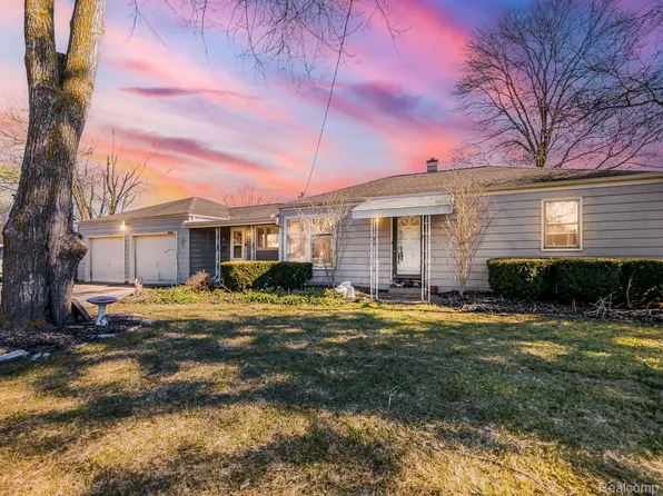 30000 Shefpo St, New Hudson, MI 48165