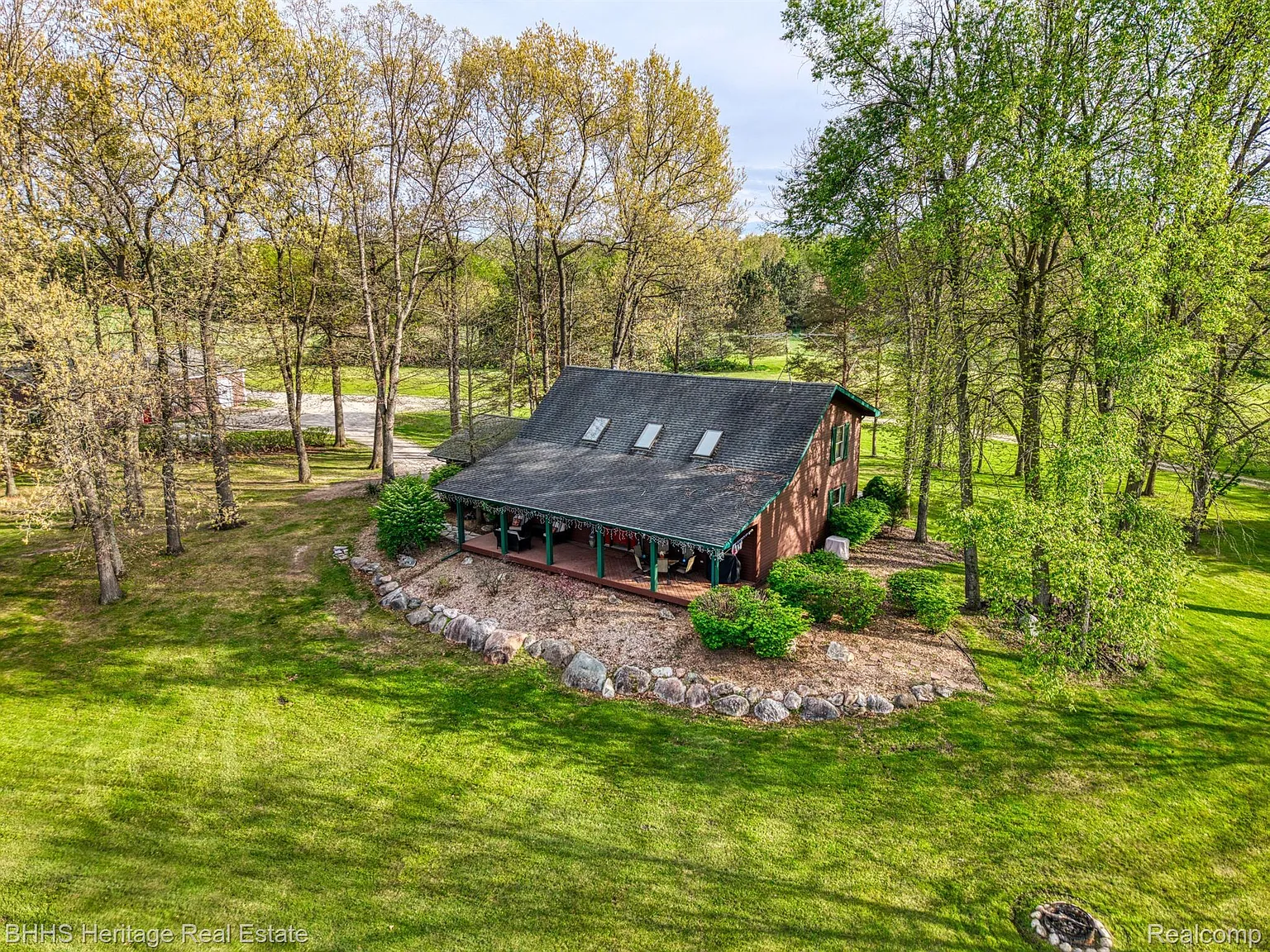 2179 Bowen Rd photo 1