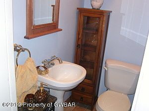 1/2 Bath