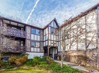 2304 Hemingway Ln, Mahwah, NJ 07430