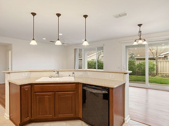 4th image of 1203 Freschi Ln