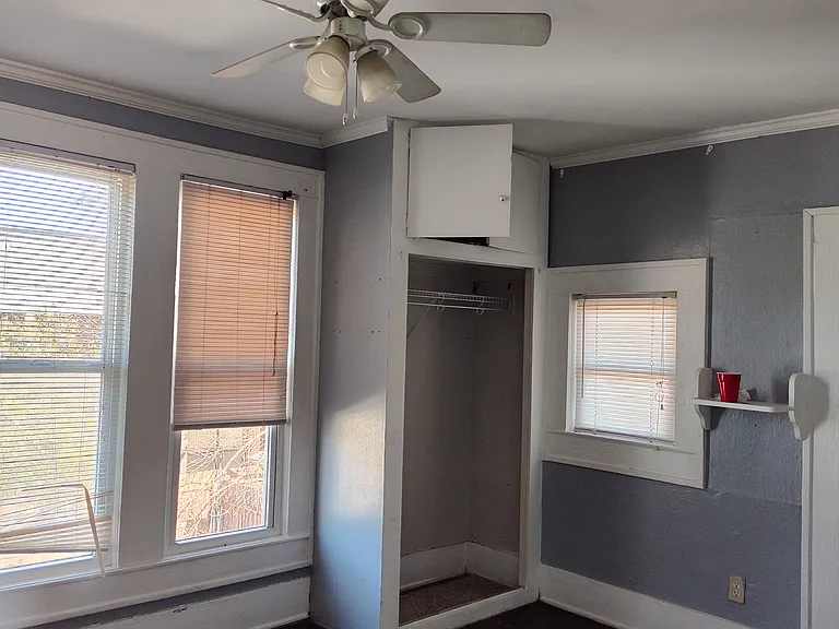 323 S West St — Photo 10