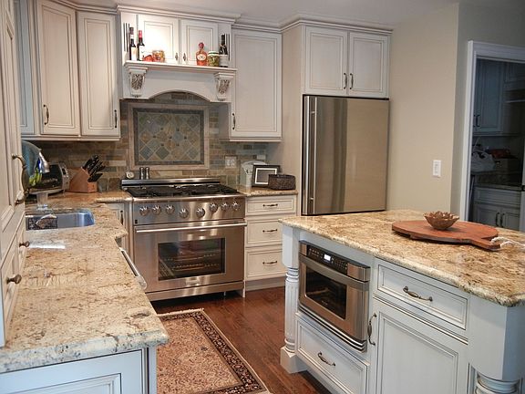 2nd image of 8230 Lost Pines Dr