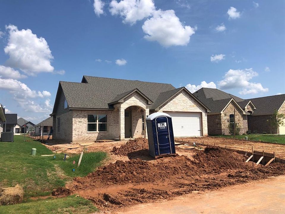 2nd image of 3311 Arrow Dr