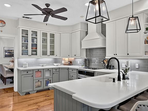 4th image of 2302 Hollowbrook Ln