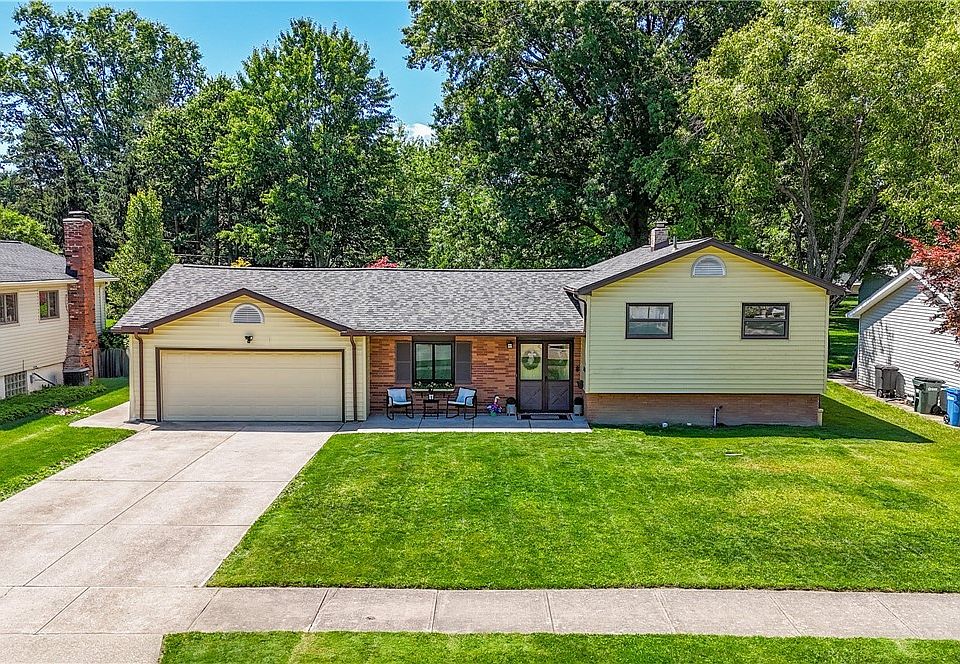 1st image of 26915 Adele Ln