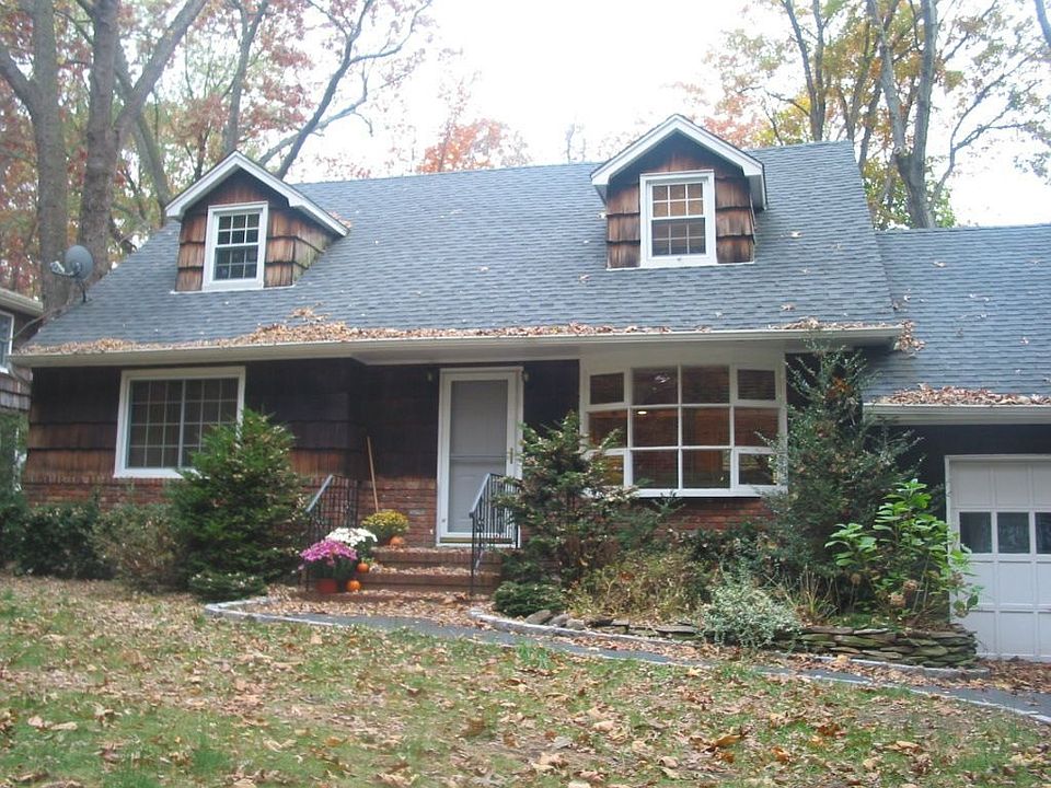 2nd image of 17 Hartman Hill Rd
