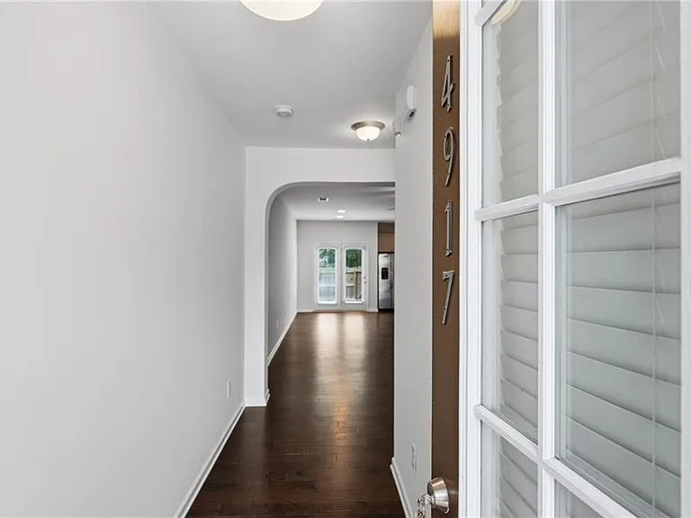 4917 Longview Walk — Photo 3