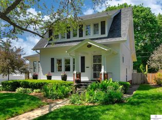 1054 S 52nd St, Omaha, NE 68106