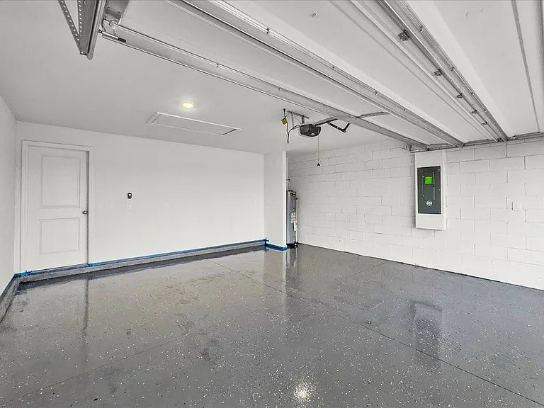 2398 McKinley Dr — Photo 21