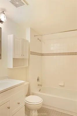 Rented by City Connections Realty | media 9