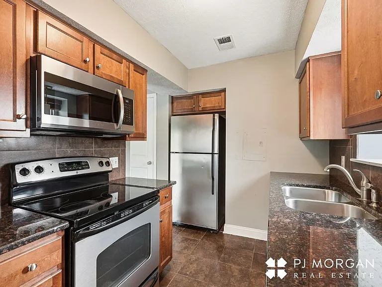 Mill Pointe — Photo 11