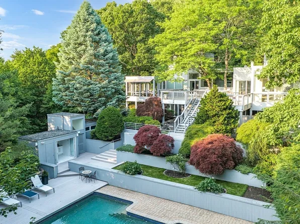 12 Poets Path, Wayland, MA 01778