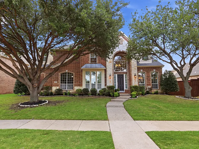 1224 Crockett Dr — Photo 3