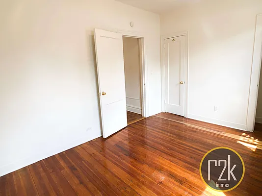 Rented by Realty 2000 Corp | media 13