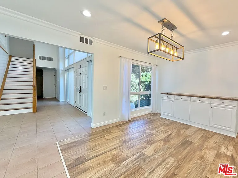 1615 Wellington Pl — Photo 5