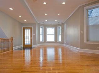 3524 N Wilton Ave APT 01, Chicago, IL 60657