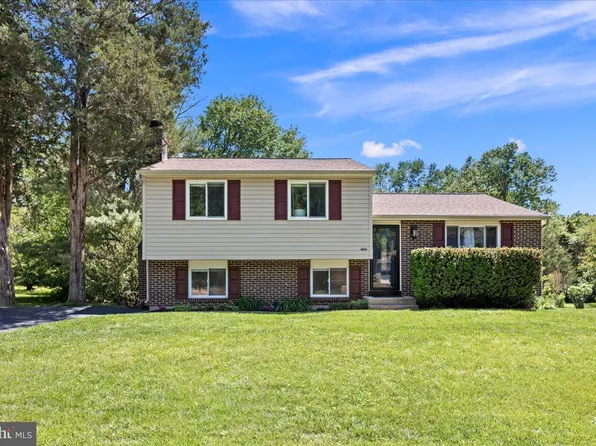 12780 Bradwell Rd, Herndon, VA 20171