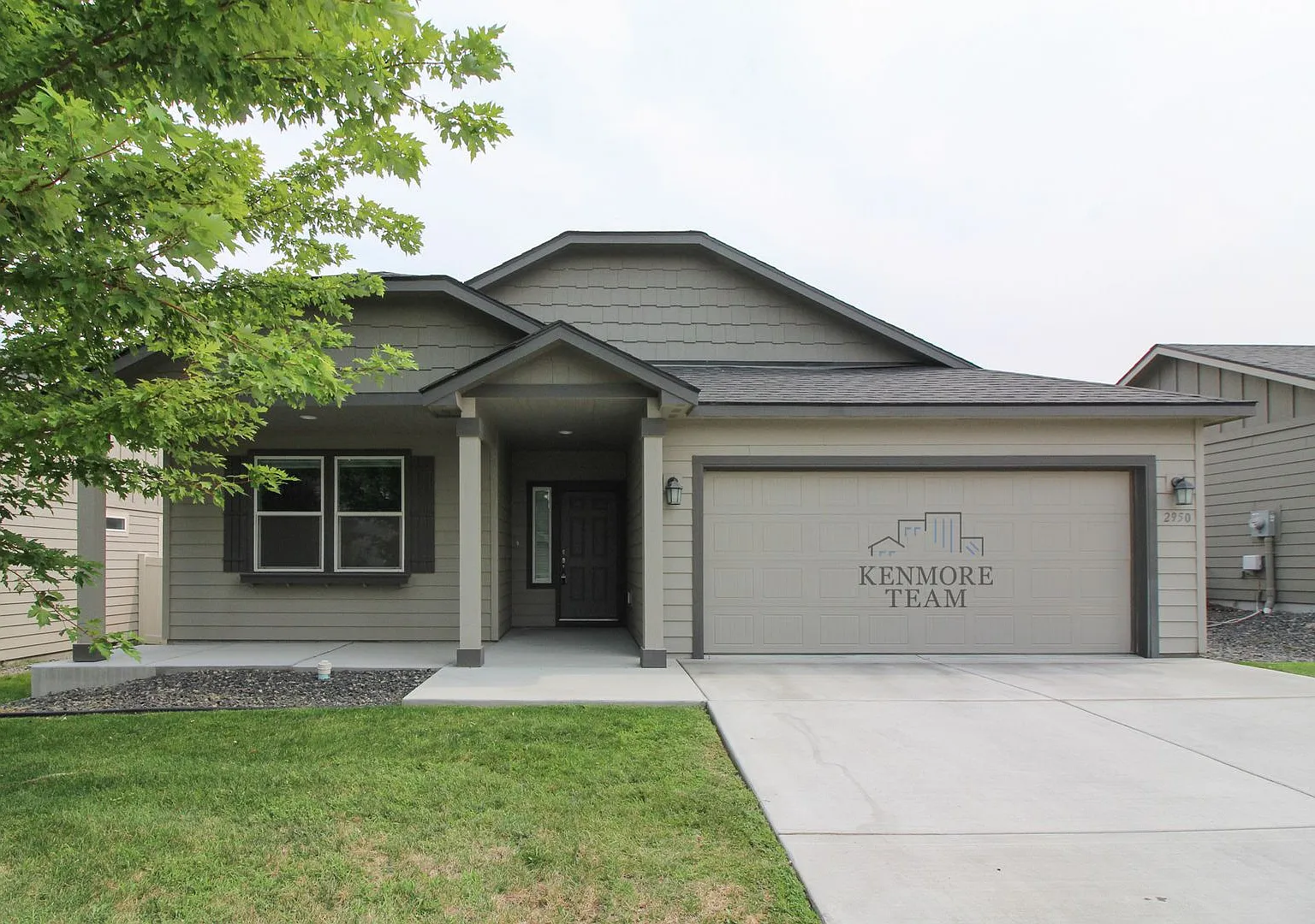 3 Bedroom, 2 Bath Home in Richland — Photo 2