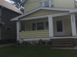 1521 Elmwood Ave, Lakewood, OH